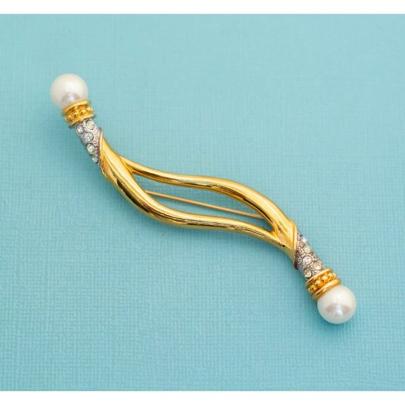 Vintage Curved Gold Tone Pearls Brooch by Avon, E27 - Picture 1 of 2
